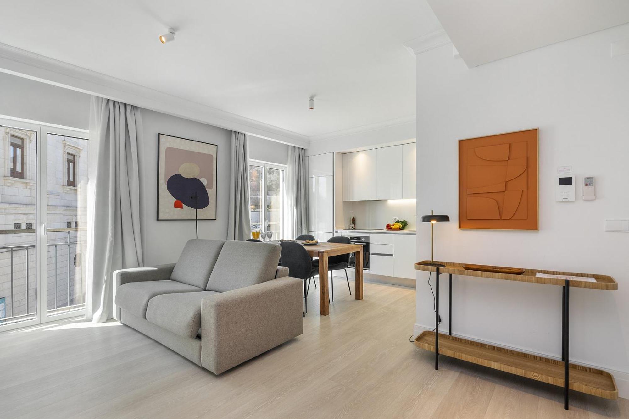 Superior One-Bedroom Apartment