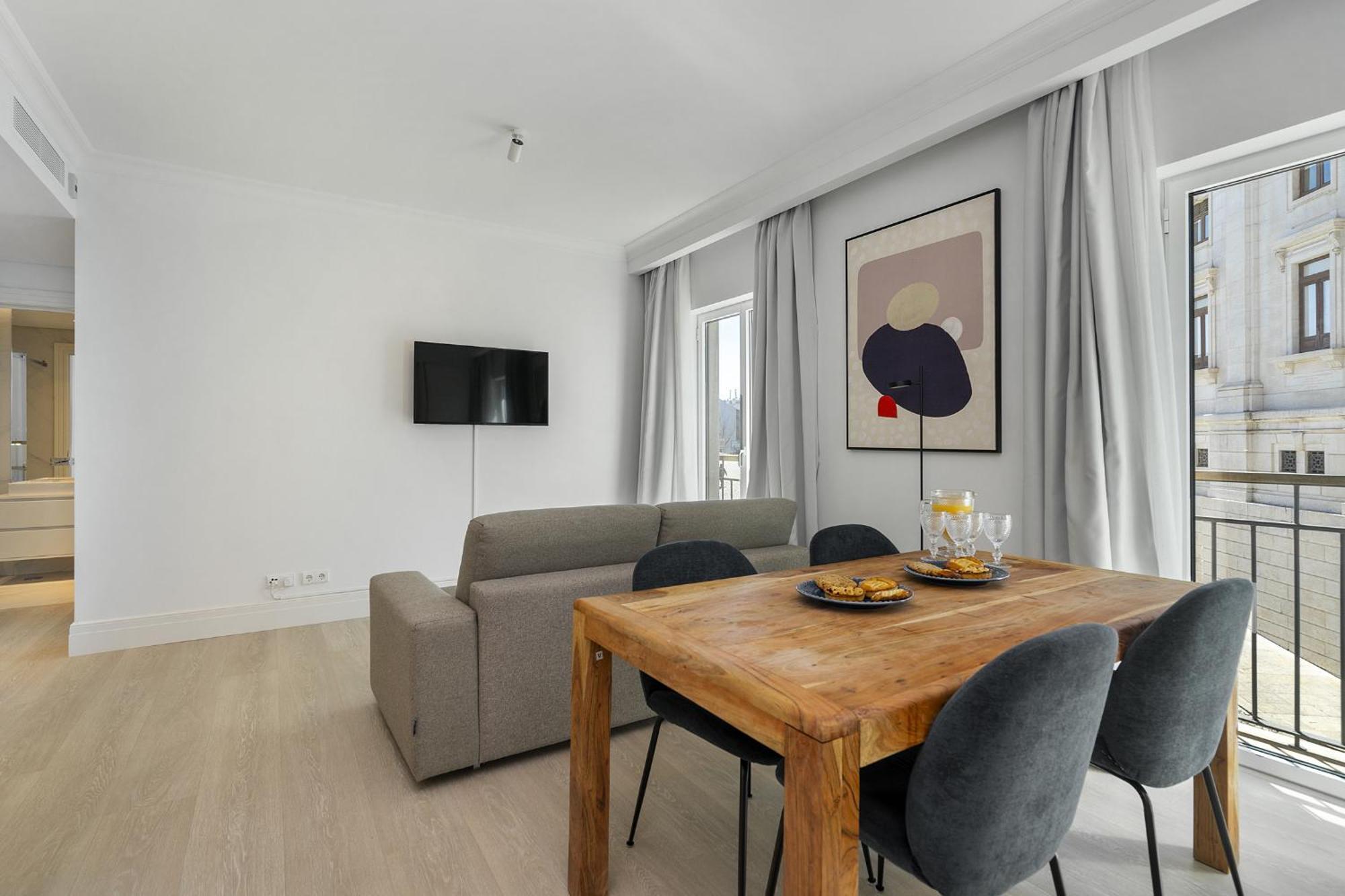 Superior One-Bedroom Apartment