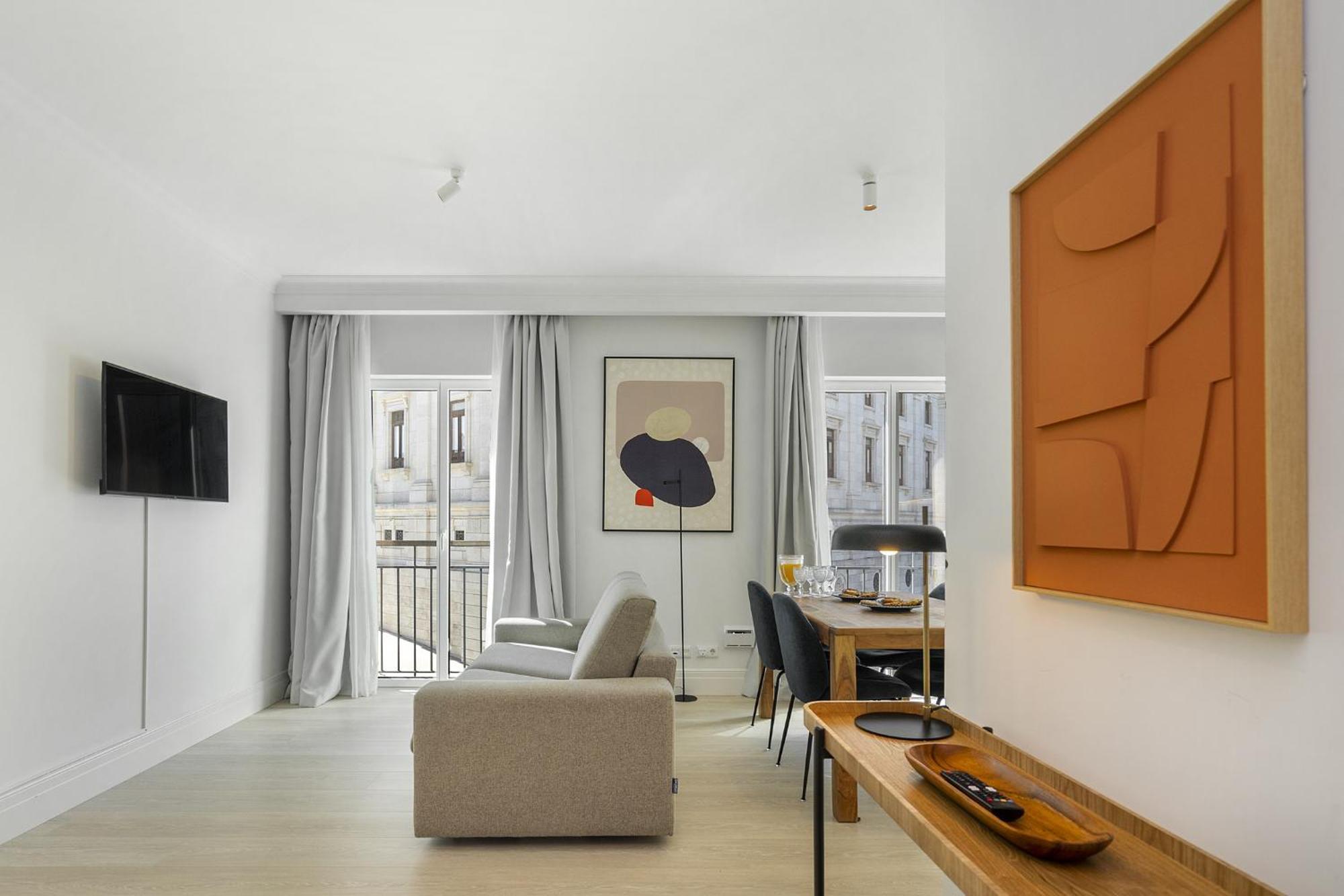 Superior One-Bedroom Apartment